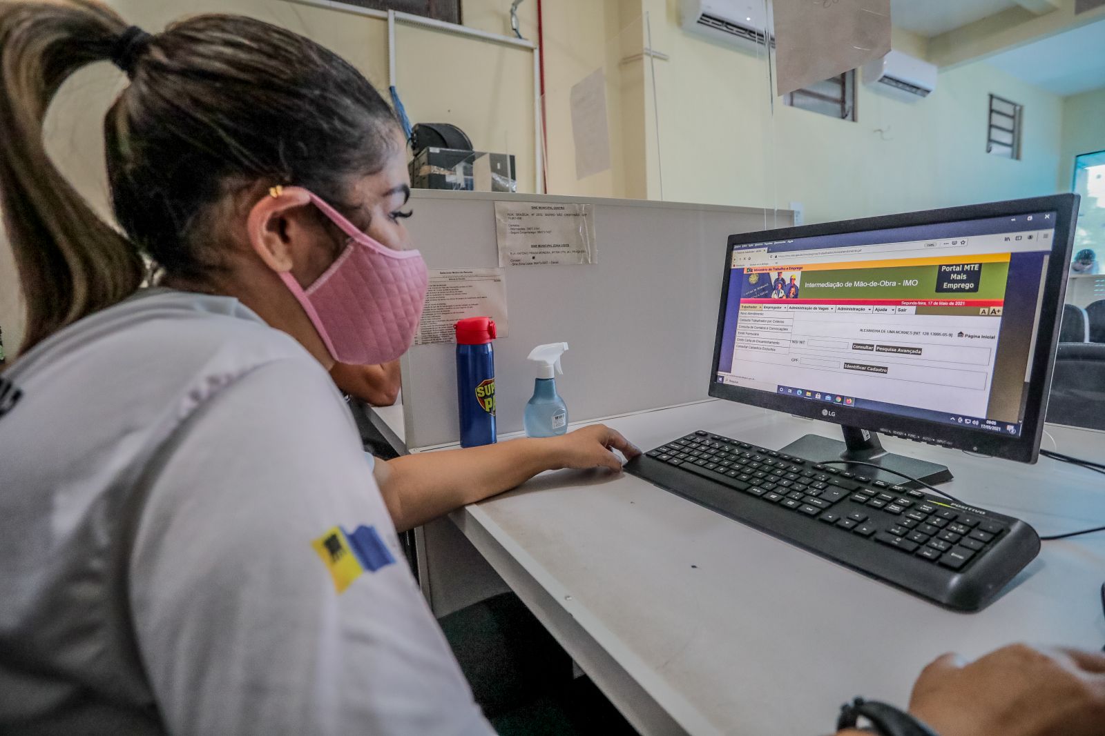 Mais de 60 vagas estão disponíveis para esta semana