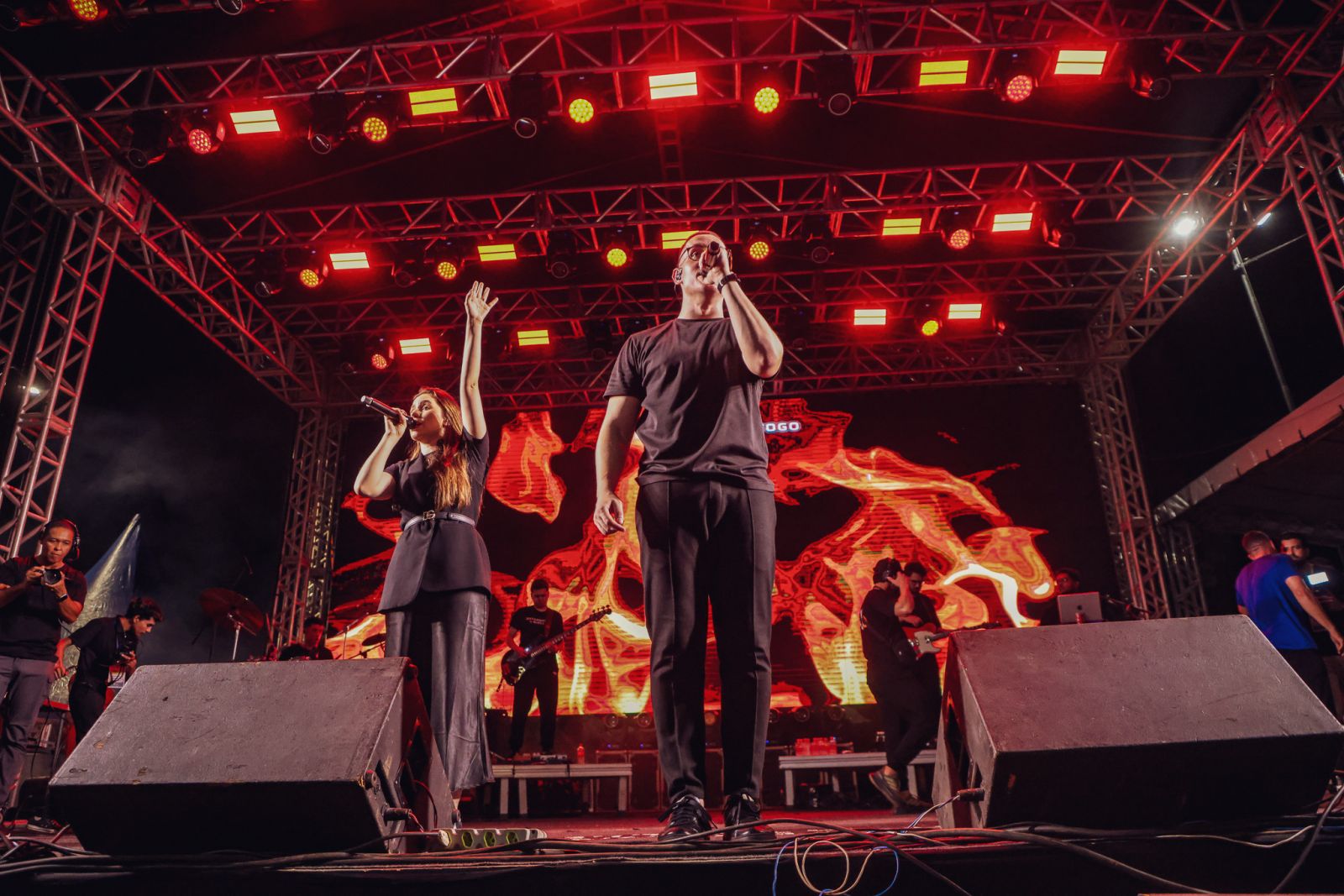 Dupla gospel Jefferson & Suellen abriu o primeiro show em comemoração aos 111 anos de Porto Velho