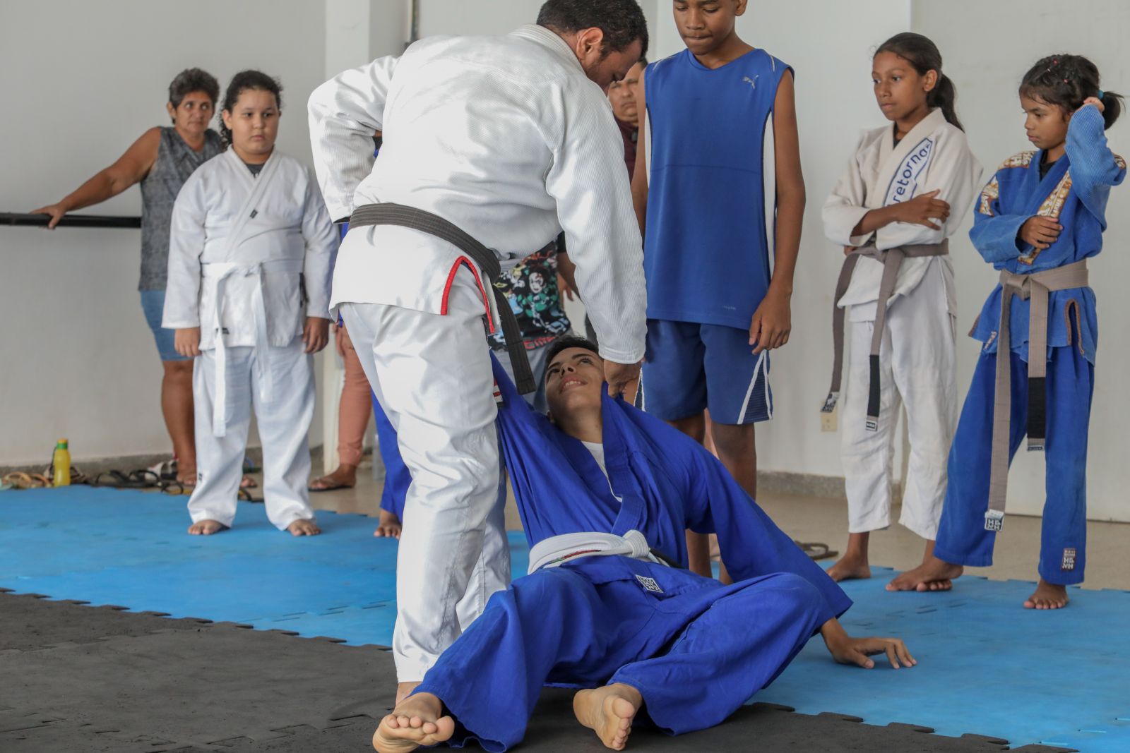 O jiu-jitsu desenvolve, além de força e habilidades de defesa pessoal, a saúde física e mental
