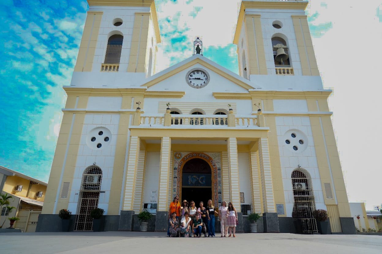 Passeio teve início na Catedral Sagrado Coração de Jesus