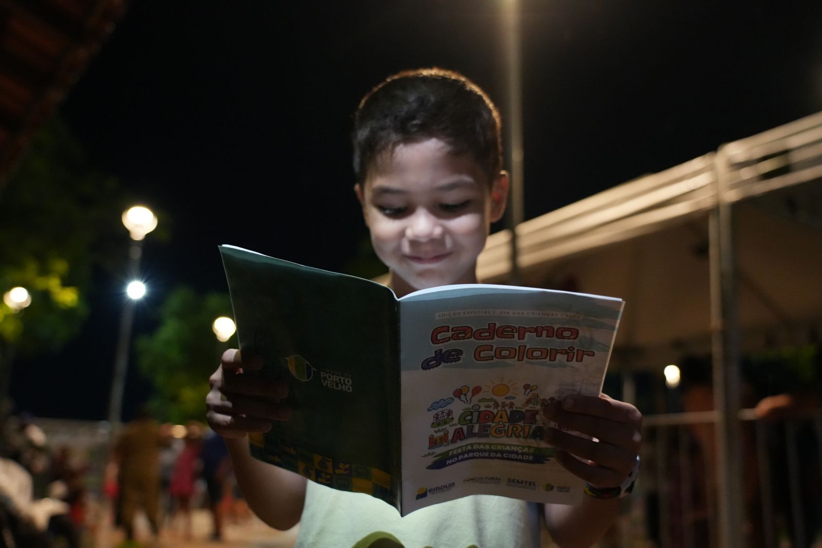Caderno conta também com informações sobre os itens para colorir