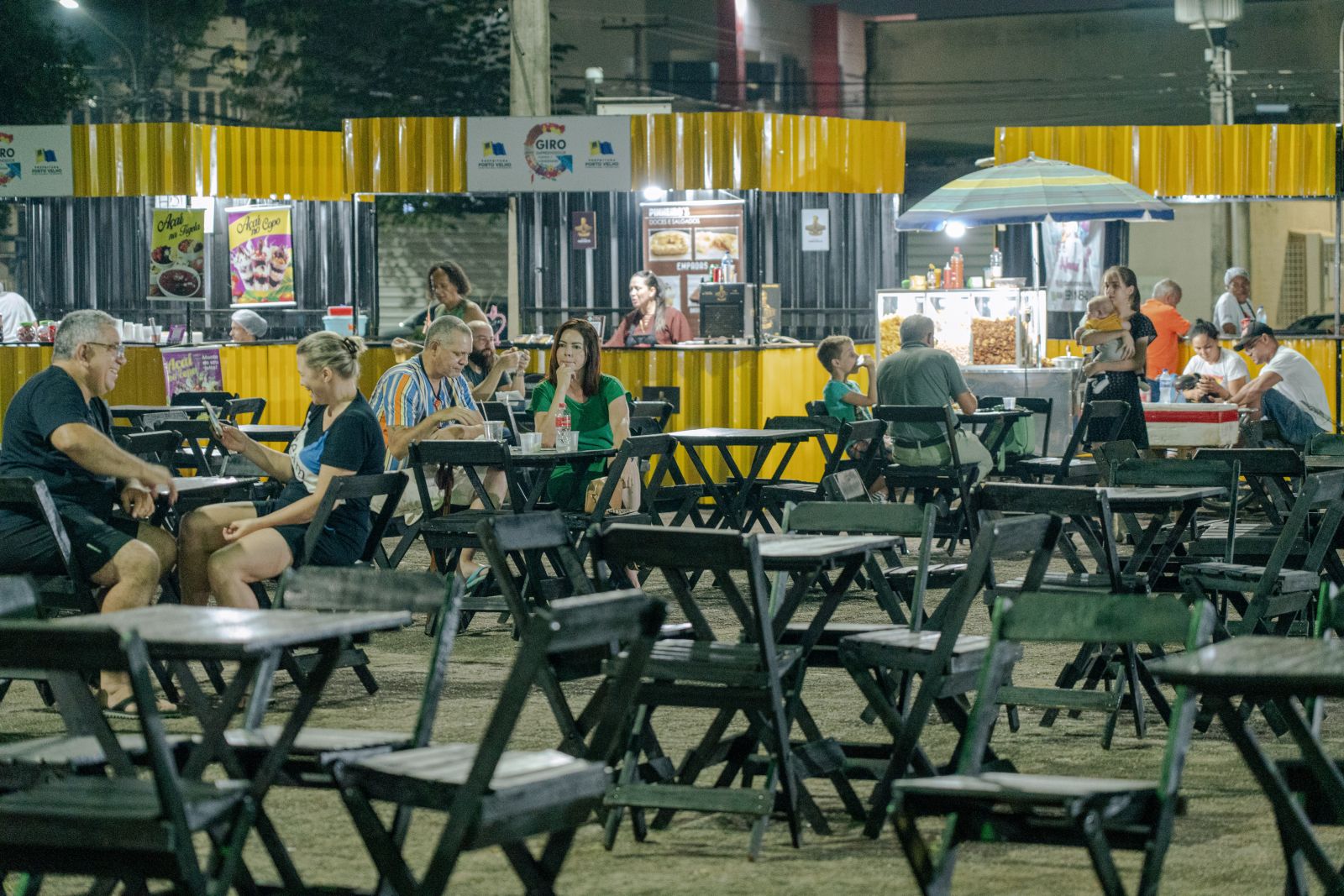 No final de semana, o evento acontece na Praça das Três Caixas d'Água
