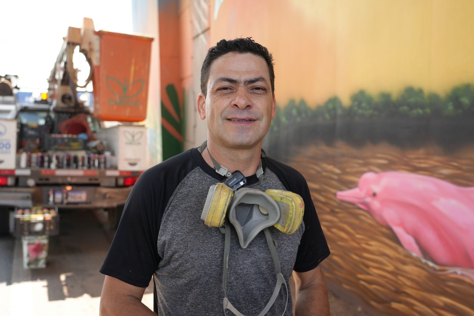 Intervenção artística, feita por Marlos José, busca revitalizar o espaço, valorizar a arte regional