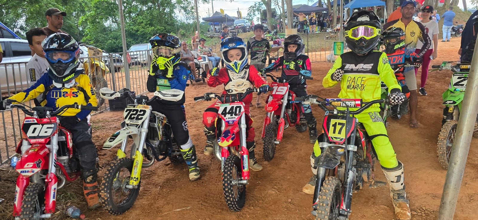 No total cerca de 300 atletas participaram de várias provas.