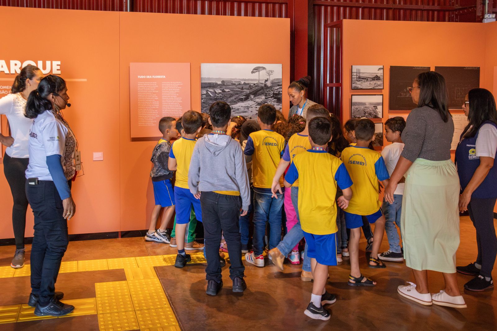 O projeto já levou mais de 700 alunos da rede pública para conhecer a história do município