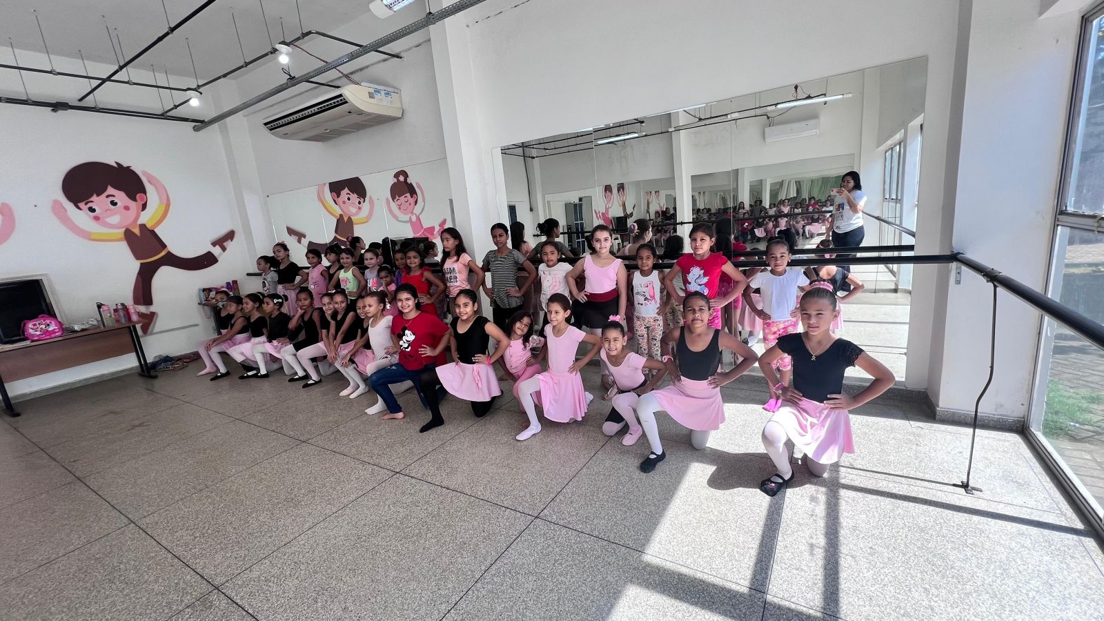 A cerimônia de entrega da reforma da sala de ballet da Praça CEU será na próxima quarta-feira (27)